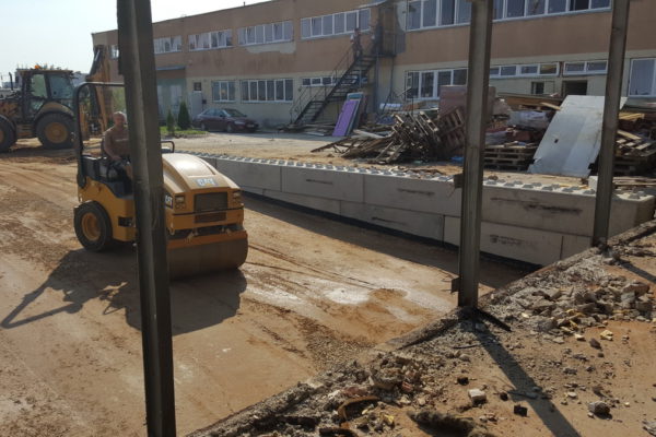 Beton bloki na placu w Białymstoku